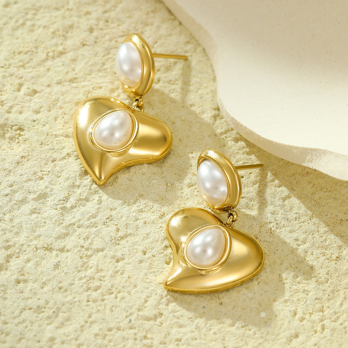 Orecchini Pendenti Vintage a Goccia con Perle Irregolari a Cuore in Acciaio al Titanio con Placcatura in Oro 18K