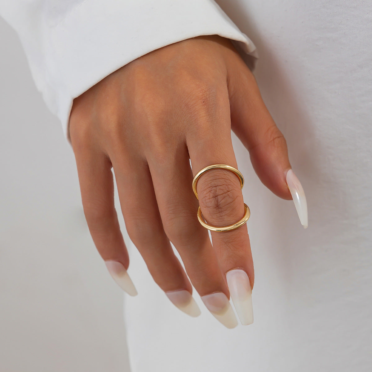 Bracciale avvolgente da donna a goccia d'acqua oversize con finitura in lega lucida e design galvanizzato resistente