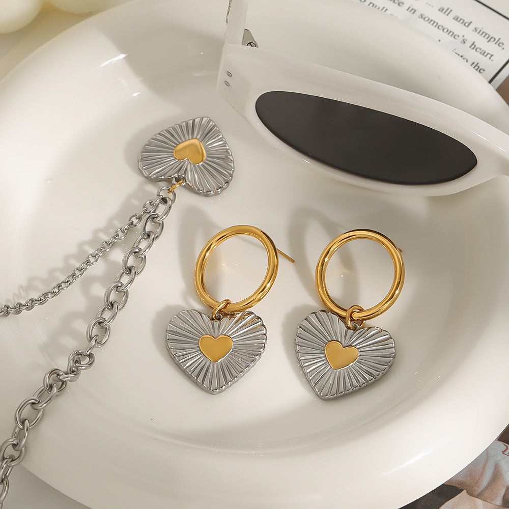 Set di gioielli da donna con ciondolo in acciaio inossidabile, collana minimalista in acciaio al titanio a forma di cuore con finitura placcata