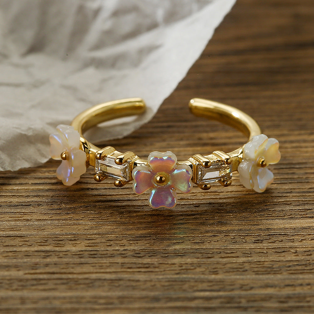 Minimalist Geometric Floral Ring for Women Made of Brass with 18K Gold Plating and Zircon Inlay