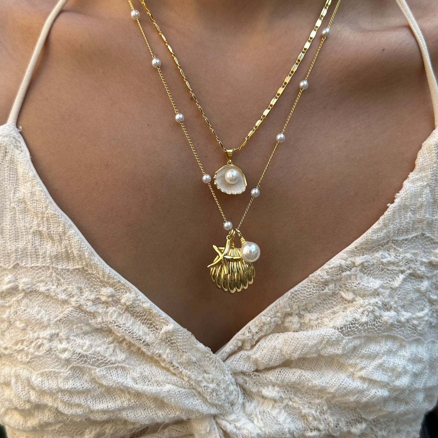 Vintage Seashell Pendant Necklace in Gold-Plated Copper with Titanium Steel Shell Charm, Beach-Inspired Minimalist Design for Unisex Wear