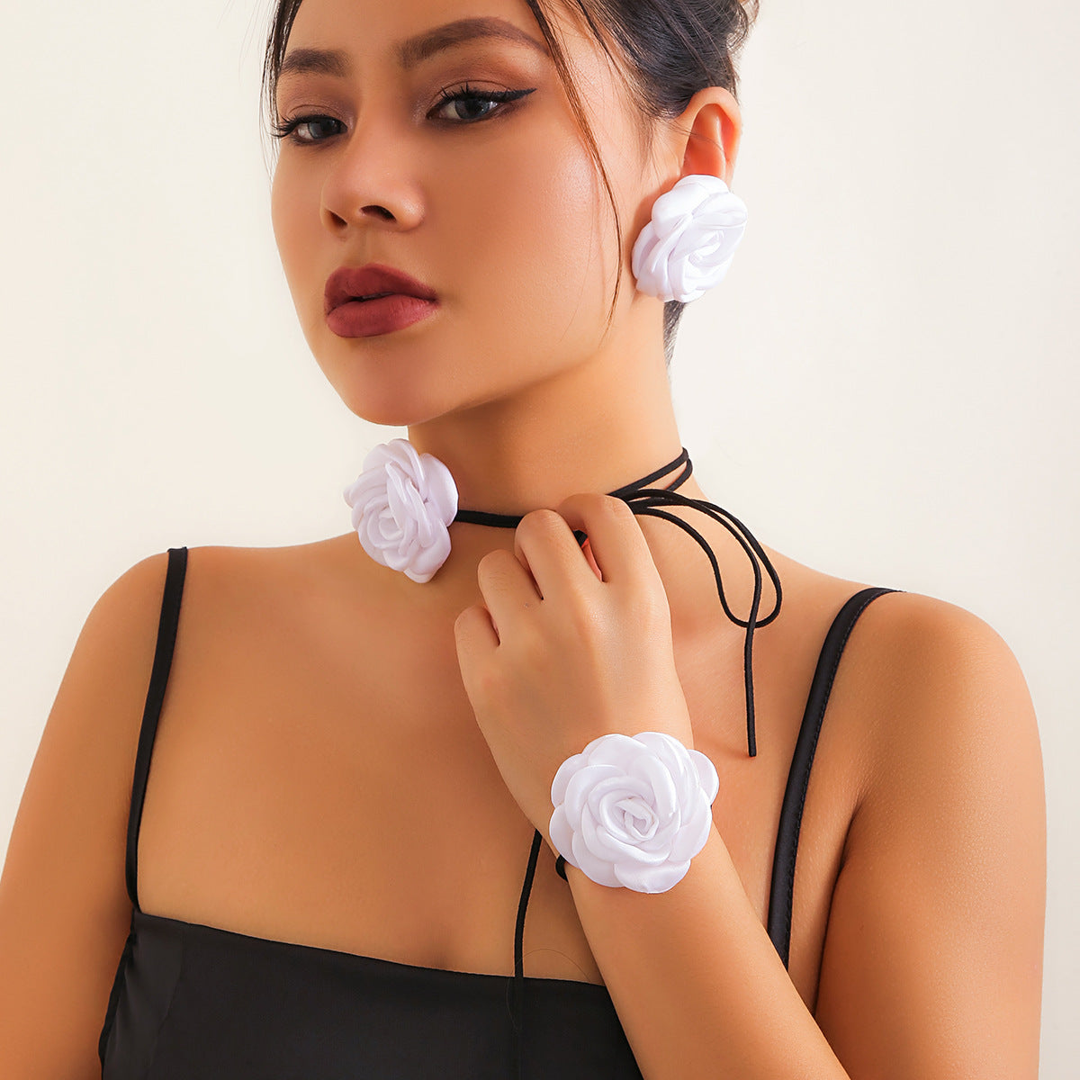 Vintage Floral Velvet Choker Necklace with Rose Design for Women