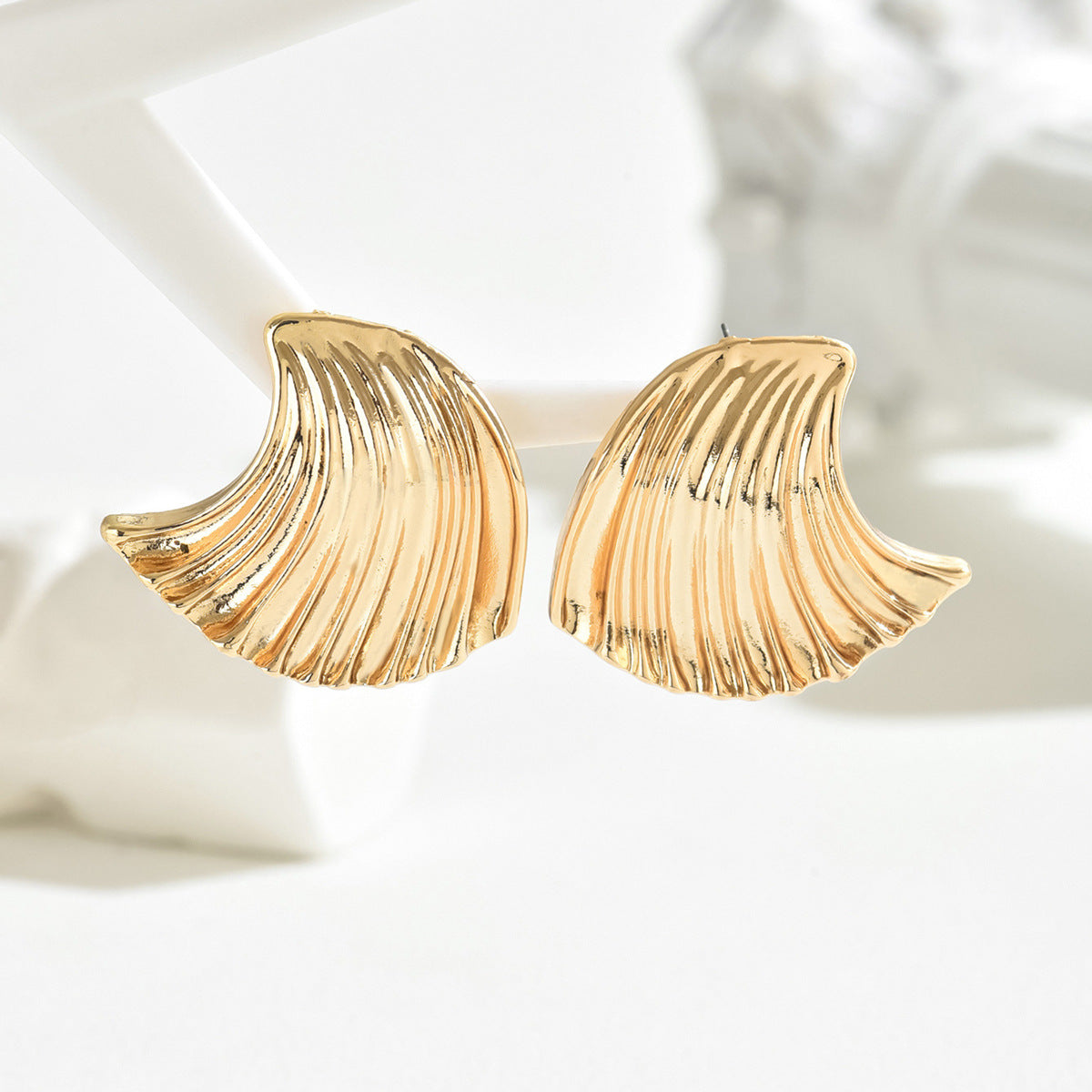 Pendientes con diseño de ondas geométricas, estilo oficina, a la moda, para mujer, de aleación de zinc con acabado galvanizado