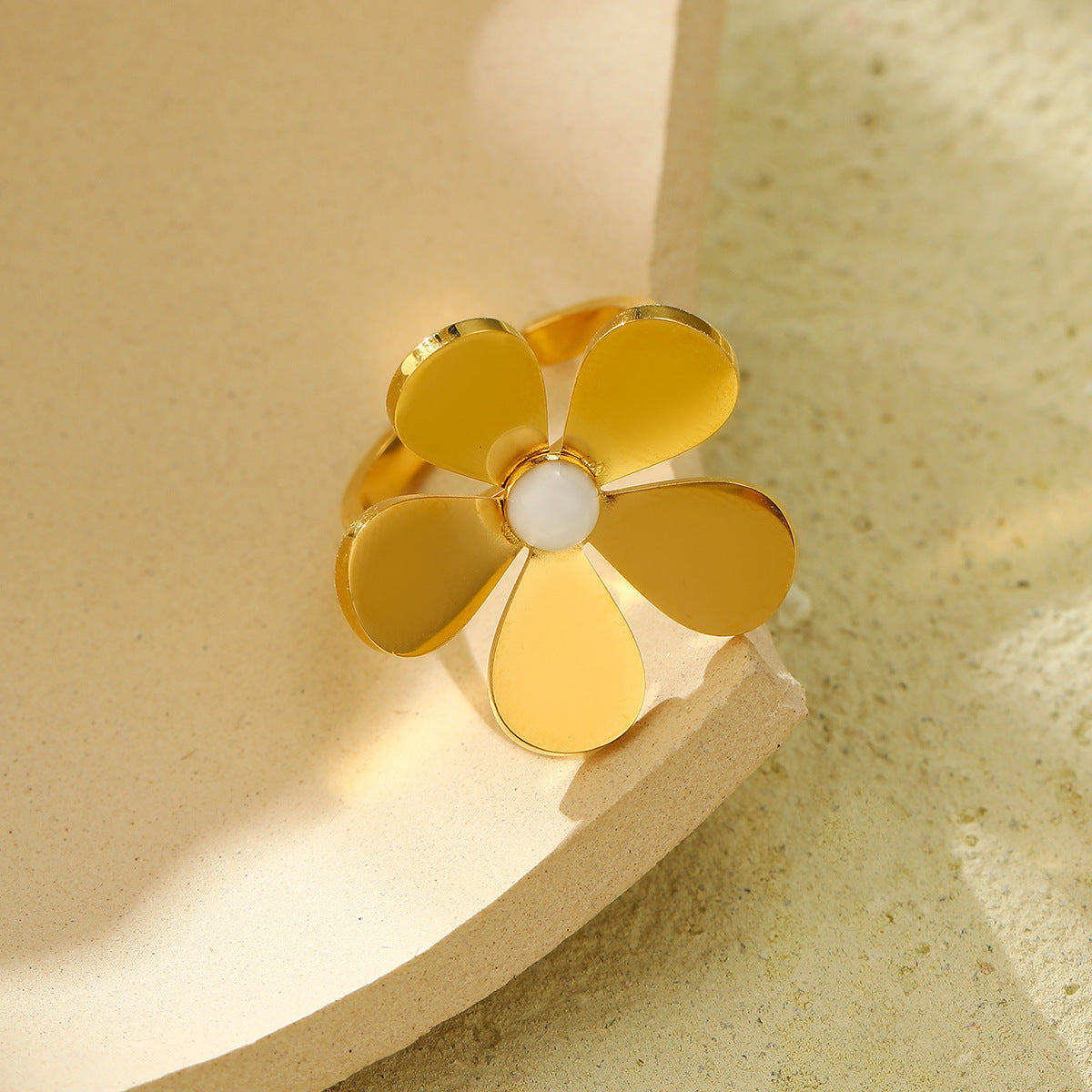 Anello da donna in acciaio inossidabile placcato oro 18 carati con fiore e petali e pietra naturale, stile Fashion OL