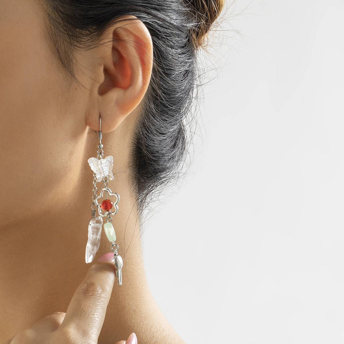 Pendientes de Mariposa Asimétricos Minimalistas para Mujer de Aleación con Circonita Cúbica Cortada con Láser y Acabado Galvanizado