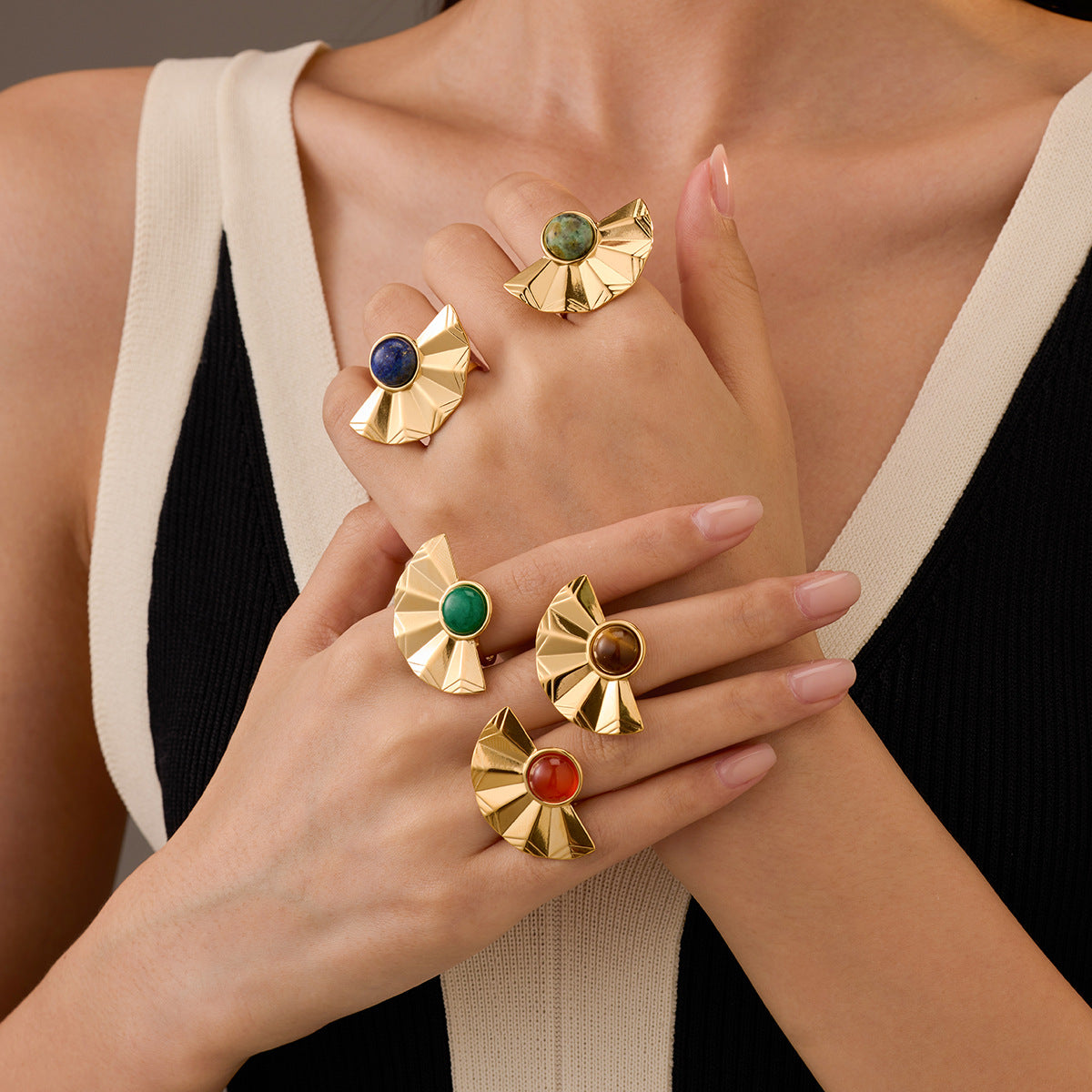 Anello vintage da donna in acciaio inossidabile placcato oro 18 carati con design geometrico a ventaglio e intarsio in pietra naturale