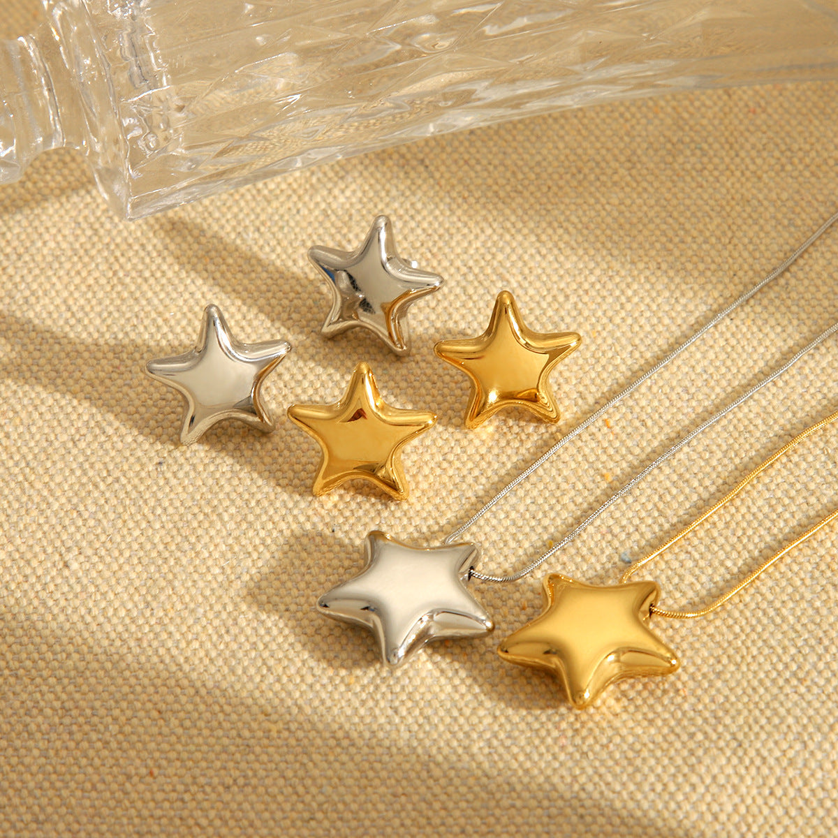 Collana Minimalista da Donna con Ciondolo a Stella in Acciaio Inossidabile Placcato Oro 18K