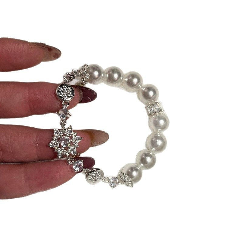 Pulsera elegante de perlas con diseño floral francés y detalles de circonia, brazalete minimalista de lujo con abalorios para mujer