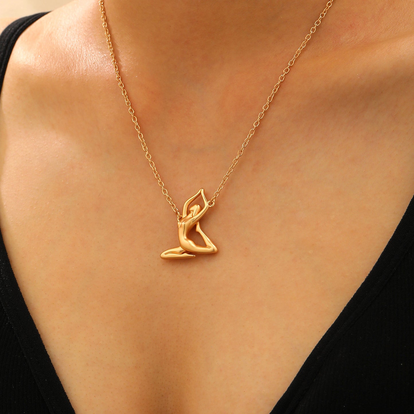 Collana con ciondolo sportivo geometrico in lega placcata per donna