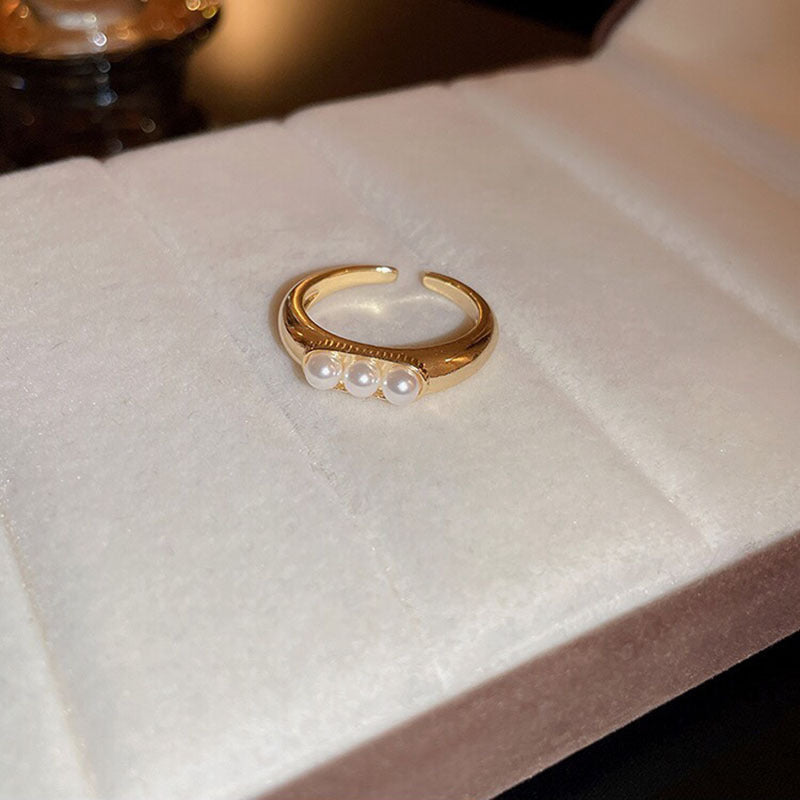 Anello da donna aperto a rombo a forma di fiore di iris in rame con intarsio di zirconi, ispirato al vintage