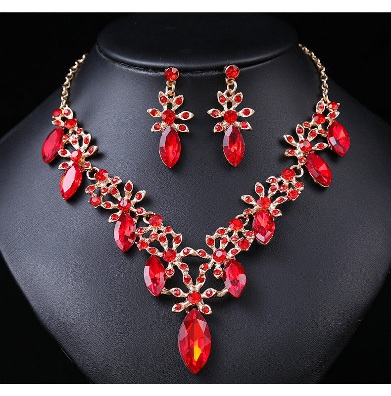 Exaggerated Vintage Women's Alloy Pendant Necklace Set with Rhinestone Accents Tulip Daisy Cactus Leaf and Lotus Flower Motifs on Standard Chain for Formal Occasions