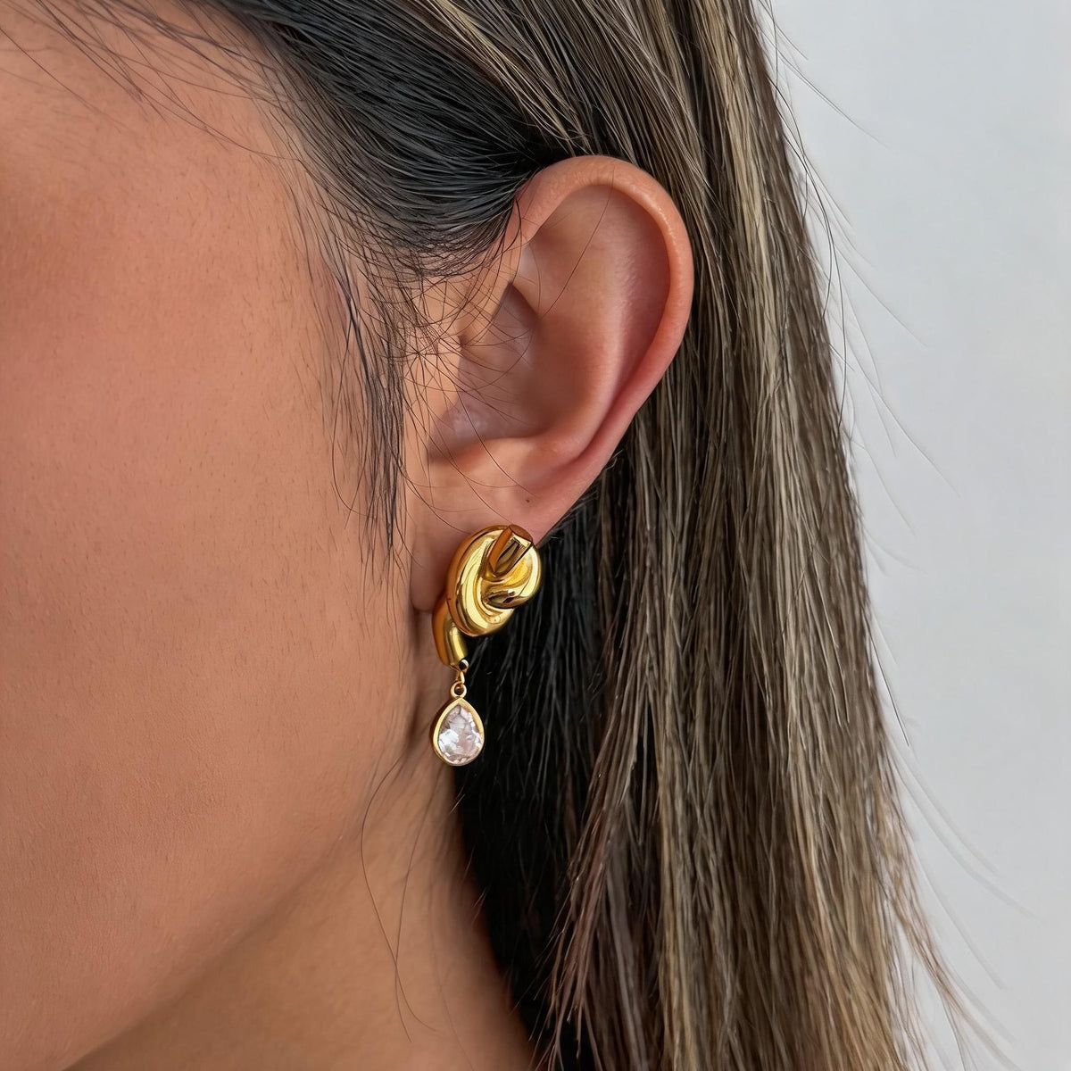 Elegant PVD Plated Stainless Steel Teardrop Rhinestone Geometric Earrings for Women