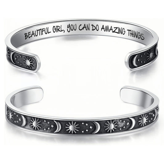 Bracciale a C in acciaio inossidabile inciso al laser con motivo Sole Luna e Stella Finitura lucida Gioielli motivazionali