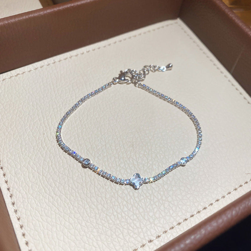 Luxury Elegant Geometric Round Cubic Zirconia Inlaid Brass Bracelet for Women