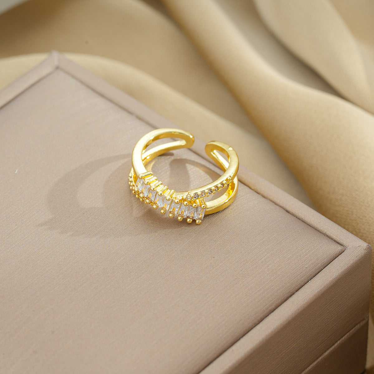 Anello Minimalista Geometrico in Acciaio al Titanio con Placcatura Sottovuoto da Donna, Regolabile, Aperto