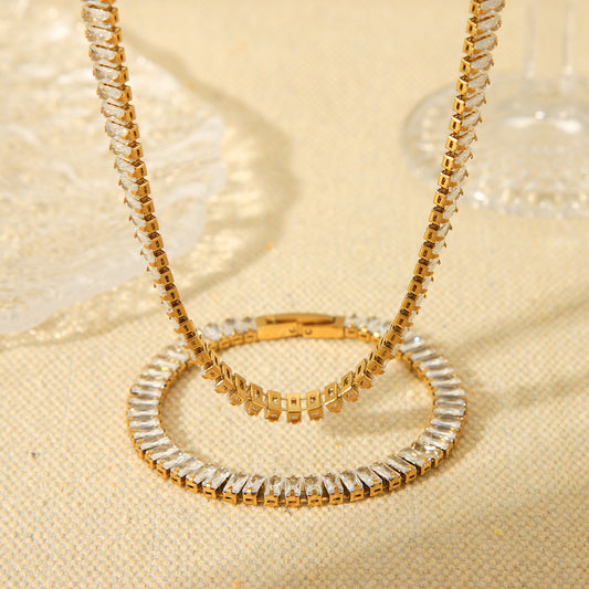 Collar con colgante cuadrado geométrico de circonitas para mujer, cadena de acero inoxidable para la clavícula con incrustaciones de circonitas completas