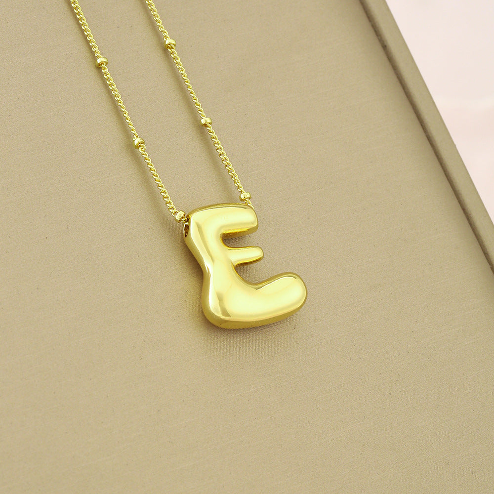 Collana girocollo minimalista da donna con ciondolo a lettera in rame placcato, catenina delicata