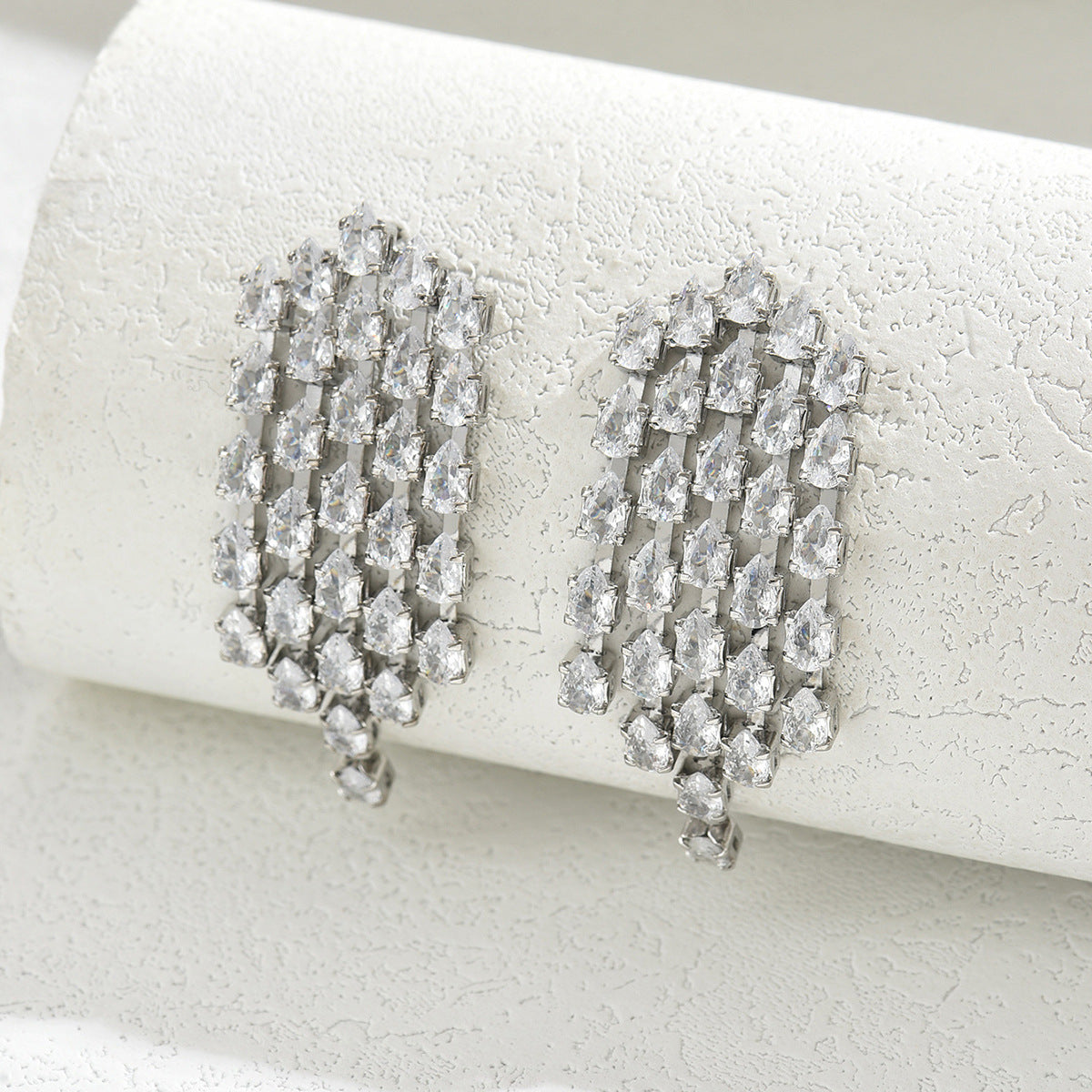 Pendientes de lujo con forma de lágrima y geometría de circonitas incrustadas para mujer, con postes de acero inoxidable