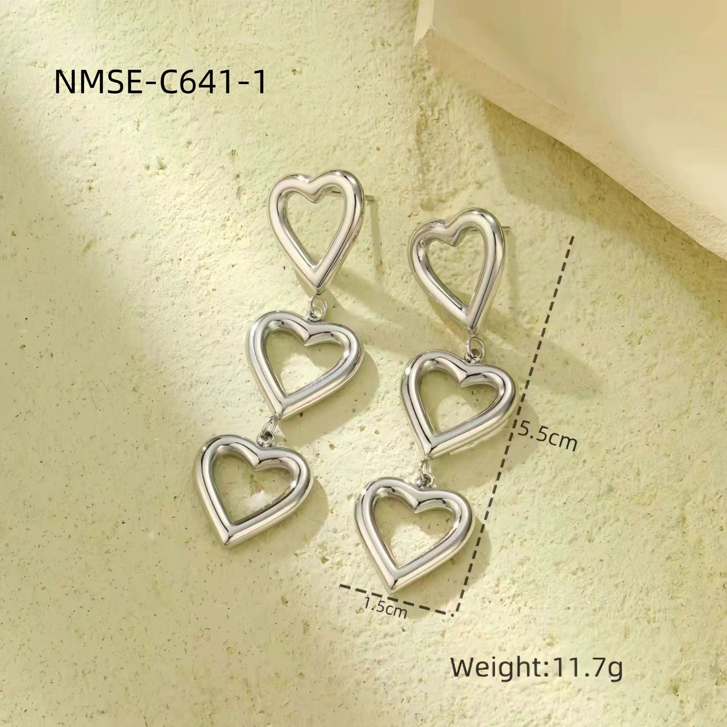 Orecchini a perno da donna in acciaio inossidabile a forma di cuore, minimalisti ed eleganti, con finitura placcata