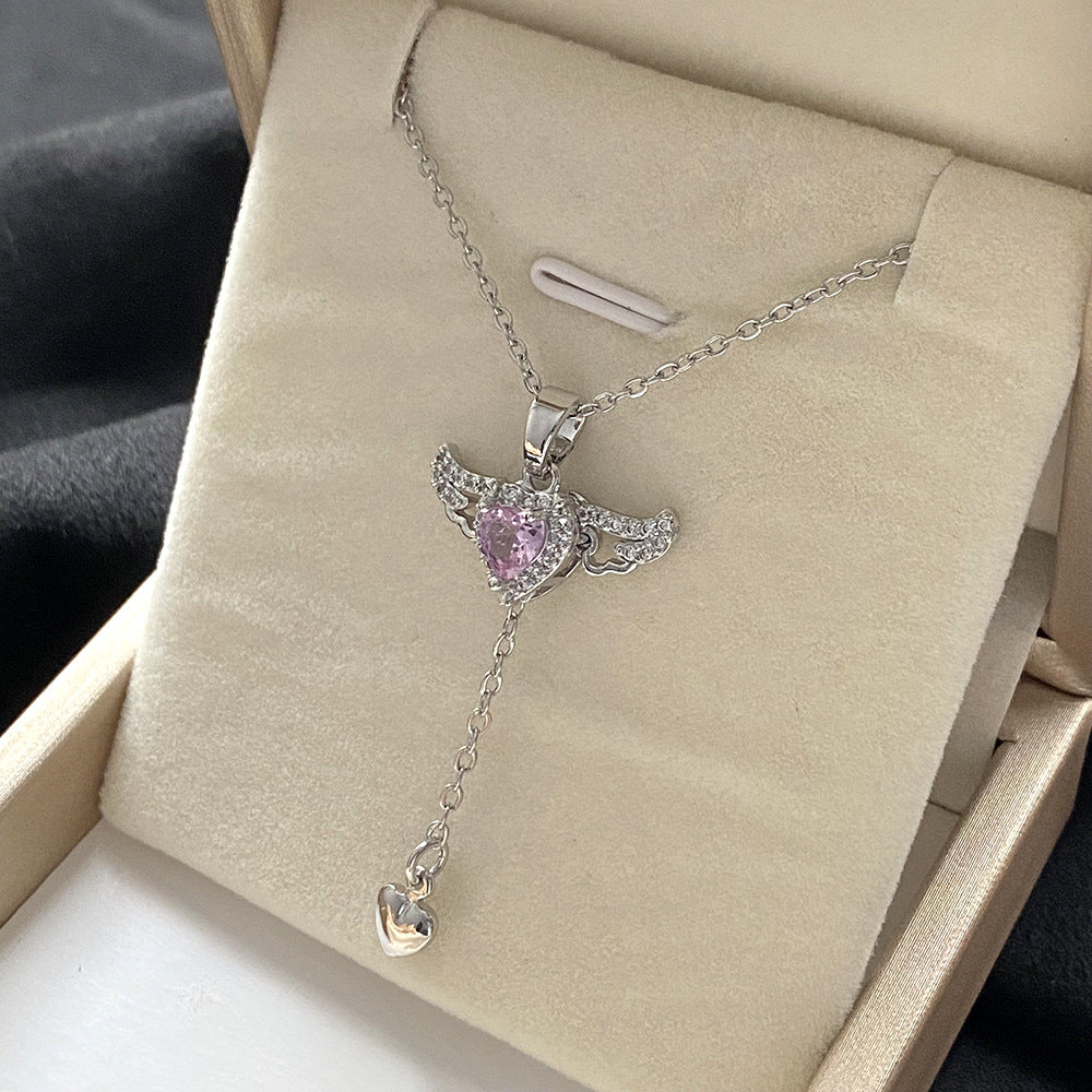 Elegante Collana con Ciondolo a Farfalla Floreale in Acciaio al Titanio, Rame Placcato e Zirconia Micro-Incastonata su Catena ad O per Uomo e Donna
