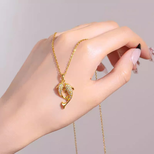 Minimalist Double Fish Pendant Necklace in Titanium Steel with Gold Plating for Women and Men, O-Chain Locket Style Jewelry with Irregular Floral Design