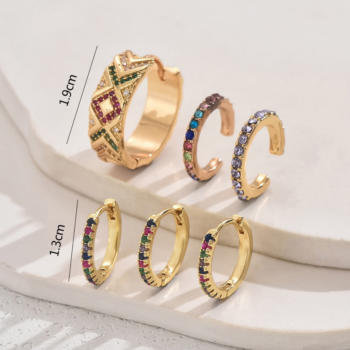 Orecchini a perno geometrici da donna con intarsi in zircone e perni in acciaio inossidabile