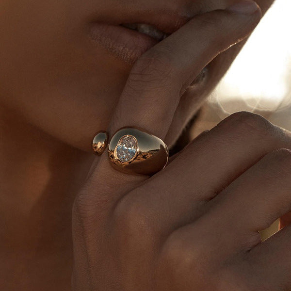 Anillo geométrico de moda chapado en oro de 18 quilates de acero inoxidable con diamantes de imitación para mujer