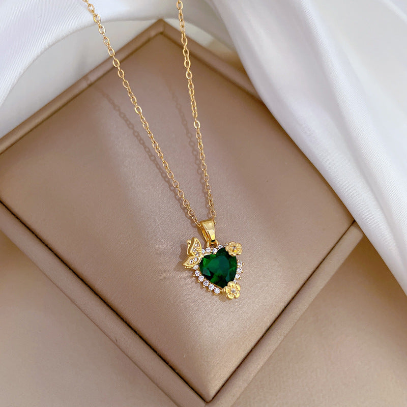Collana in Acciaio al Titanio con Intarsi in Strass Geometrici a Cuore Dolce Minimalista di Lusso da Donna
