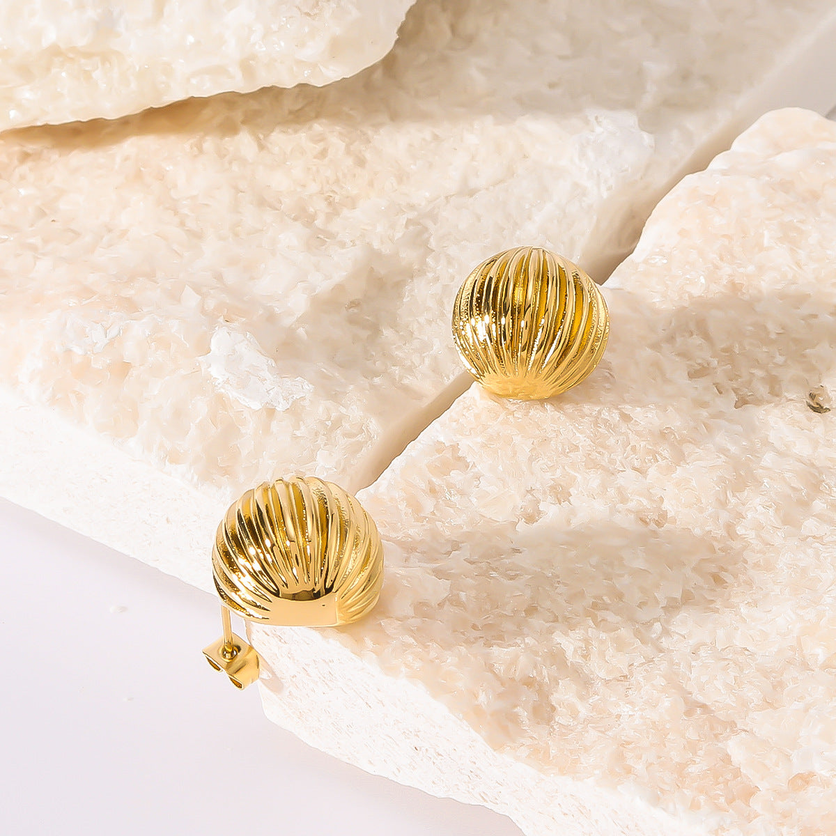 Orecchini a Cerchio Minimalisti Geometrici Semisferici in Acciaio Inossidabile con Placcatura Sottovuoto in Oro 18K da Donna