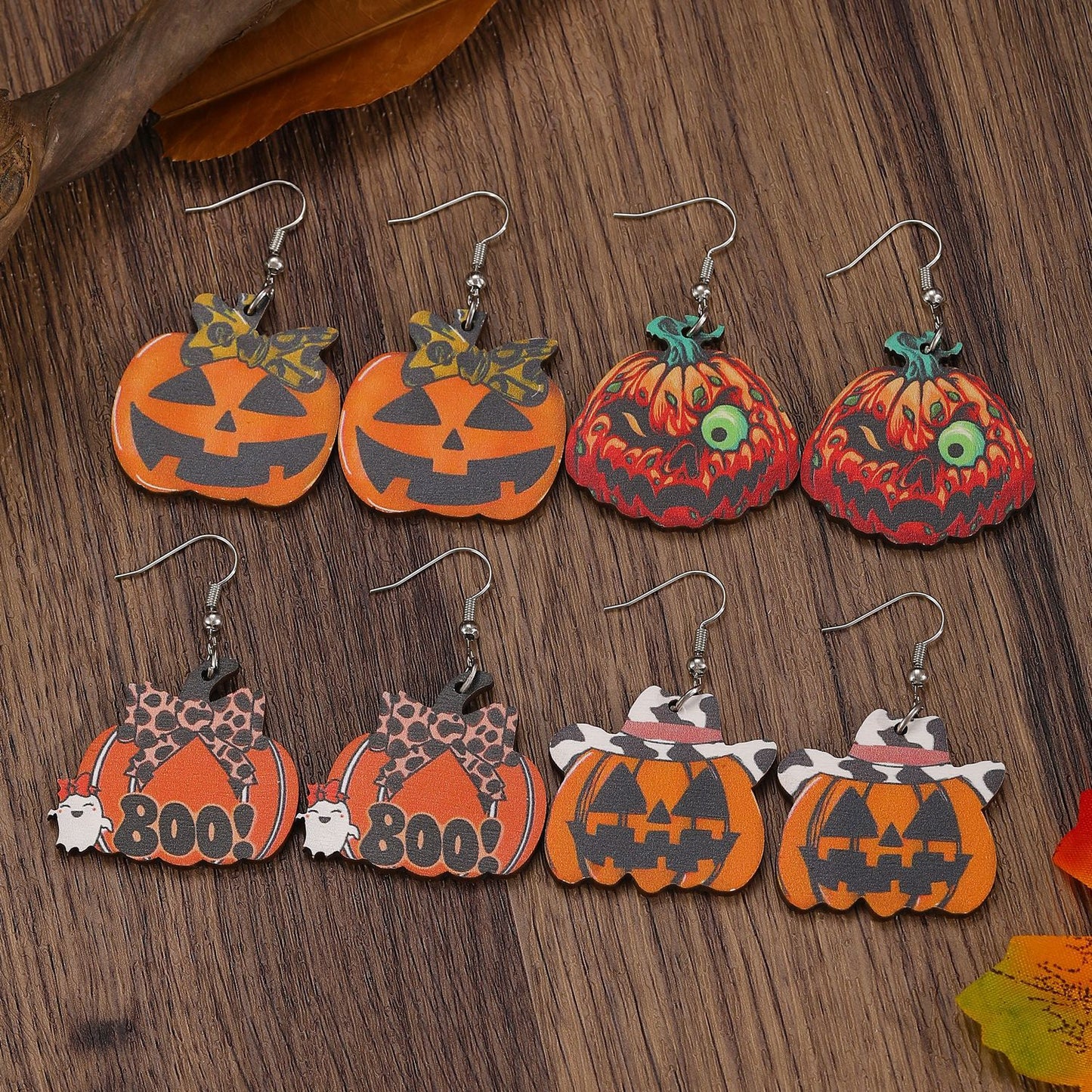 Orecchini in Legno Teschio Zucca Gotica di Halloween con Perno in Oro 14K, Forma Geometrica, Design Stampato