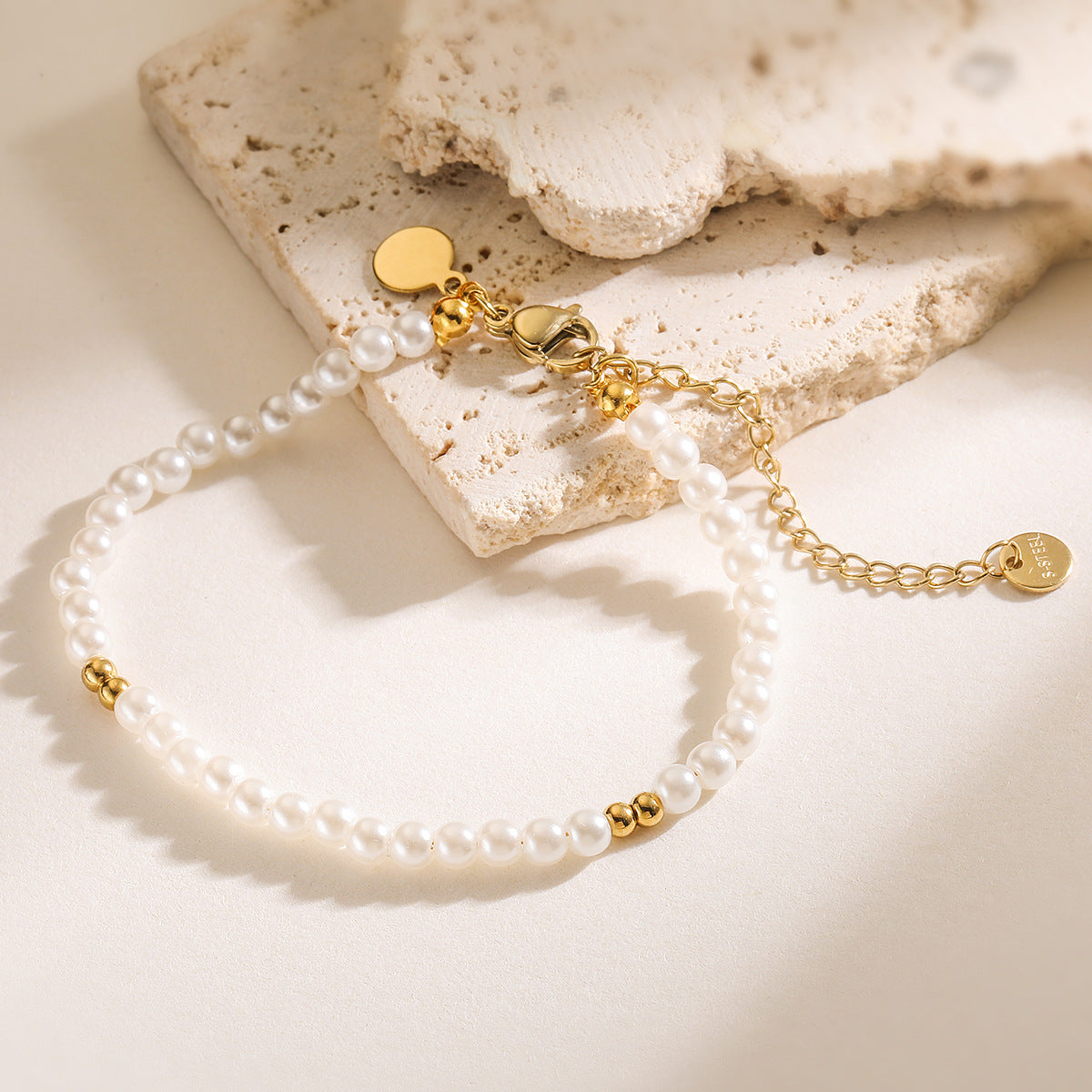 Elegant 18K Gold Plated Geometric Stainless Steel Bracelet with Pearl for Women