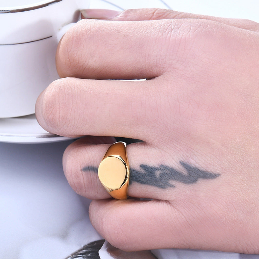 Anello minimalista in acciaio al titanio lucido da donna con fascia geometrica quadrata e rotonda Incisione personalizzata disponibile