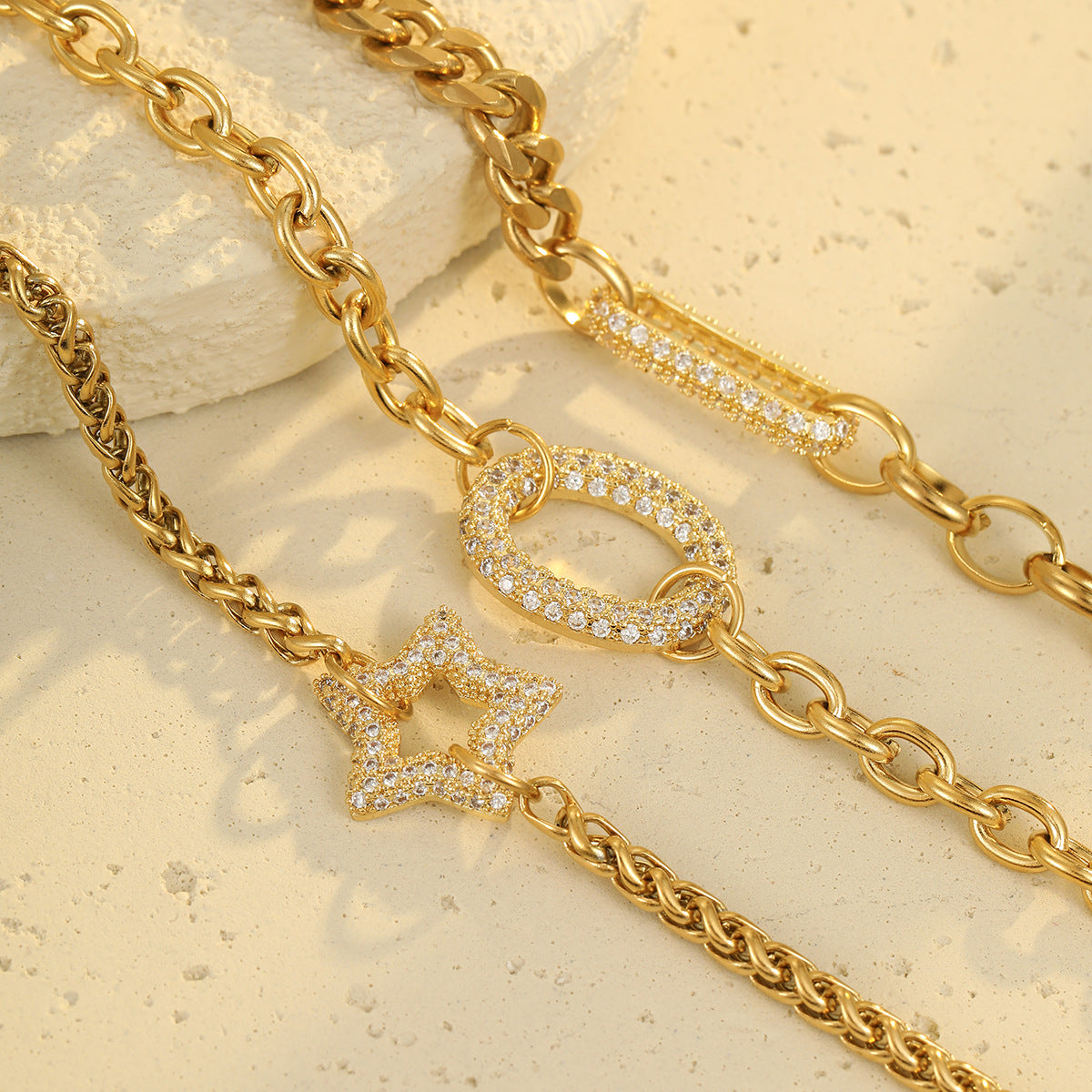 Fashionable Minimalist Star-Shaped Stainless Steel Bracelet with Plating Finish for Women