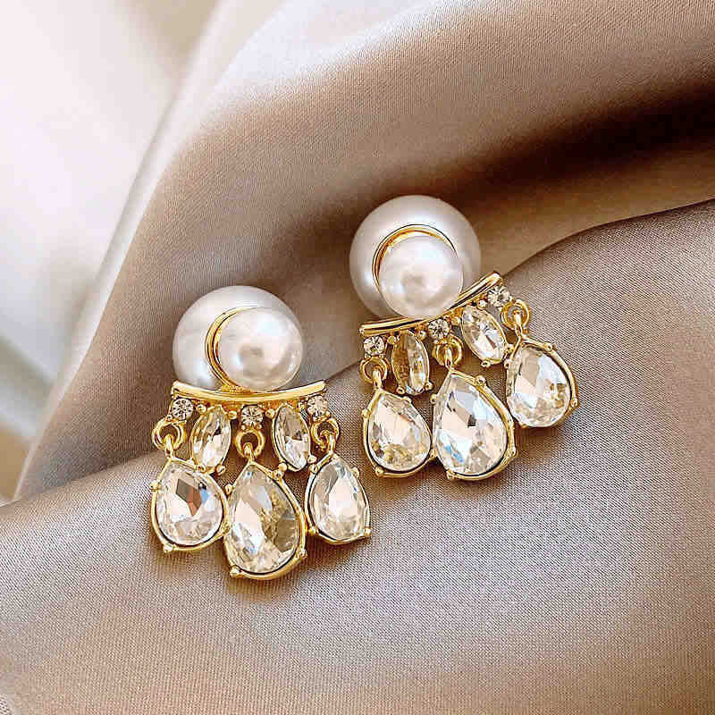 Orecchini da donna vintage eleganti a forma di stella geometrica con perle simulate e zirconi, perni in acciaio placcato