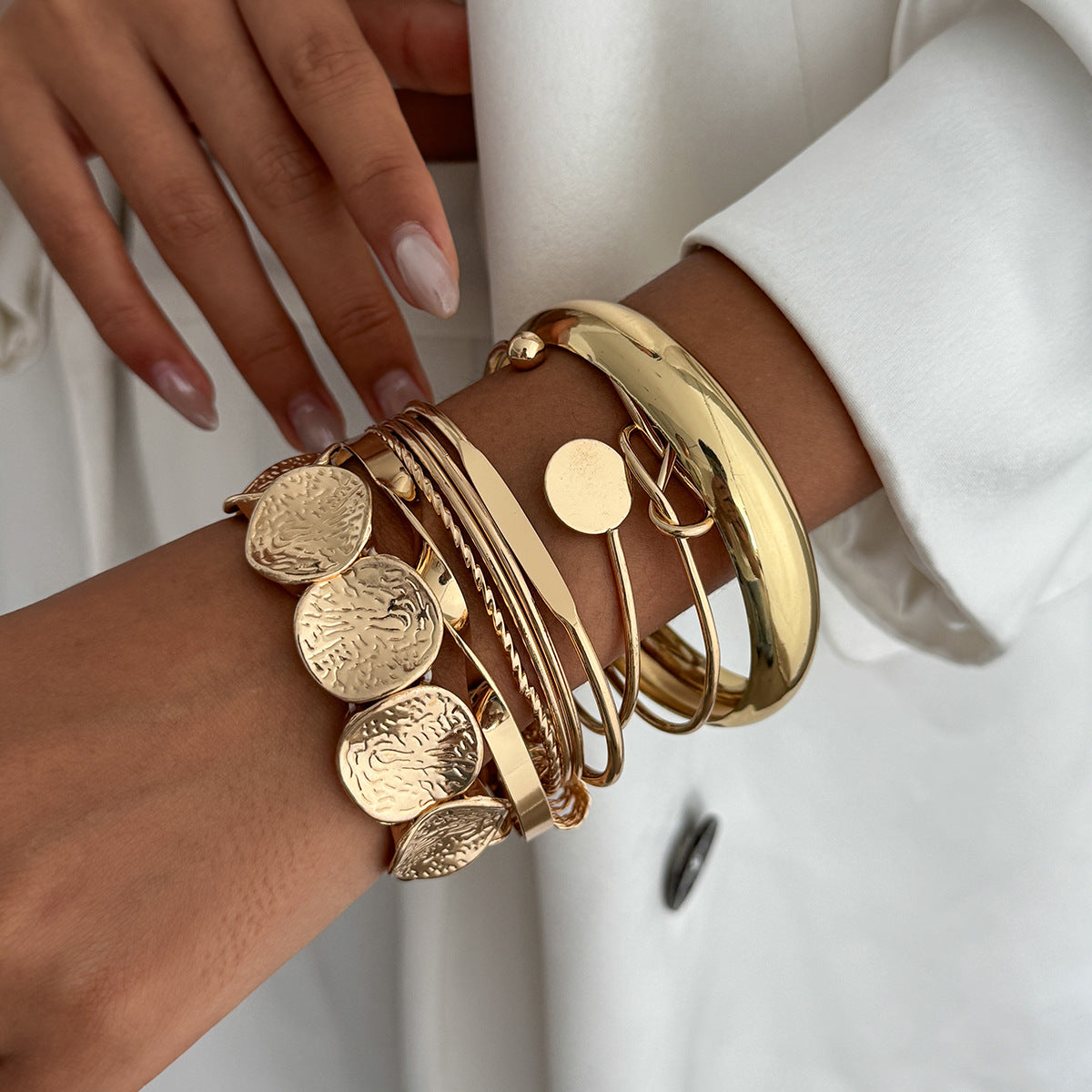 Fashion Striped Round Teardrop Iron Plated Open Cuff Bracelet