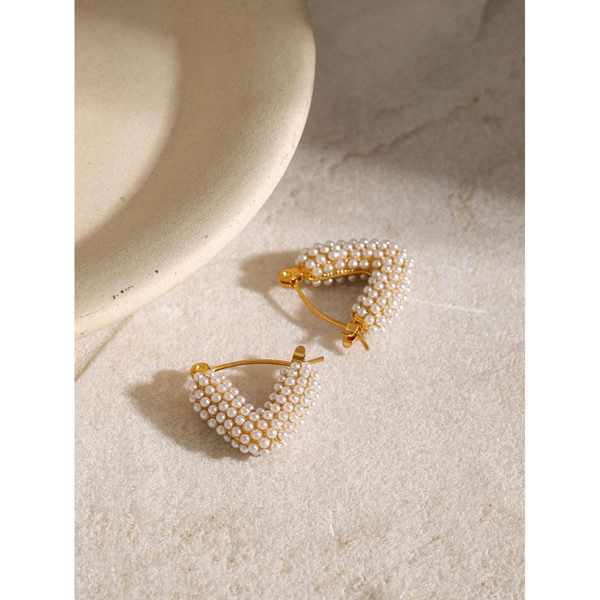 Fashion 18K Gold Plated Stainless Steel Hollow Basket Rhinestone Pearl Earrings for Women