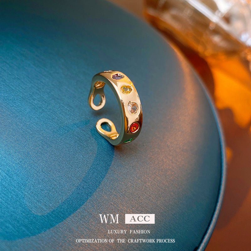 Anillo de círculo abierto geométrico vintage en cobre con acabado esmaltado e incrustación de circonita