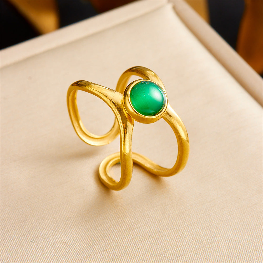 Anillo de acero inoxidable geométrico de estilo vintage con baño de oro de 18 quilates y detalle de corazón asimétrico para mujer