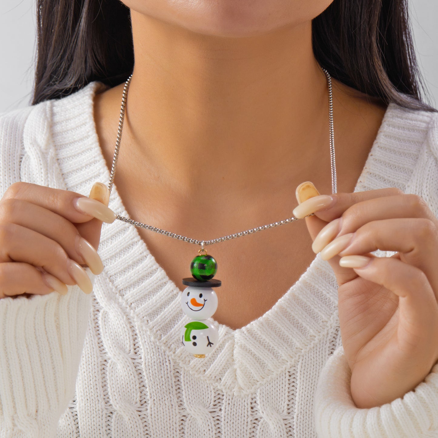 Collana con ciondolo a forma di pupazzo di neve in resina a tema natalizio con finitura placcata per donne e uomini, catena maglione festiva per le vacanze