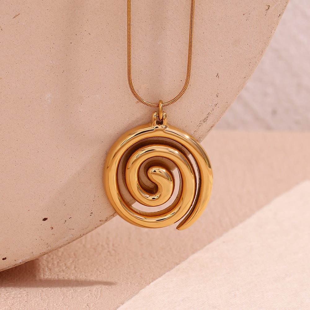 Collar con colgante de espiral geométrica minimalista para mujer de acero inoxidable con chapado en oro de 18 quilates y cadena de serpiente