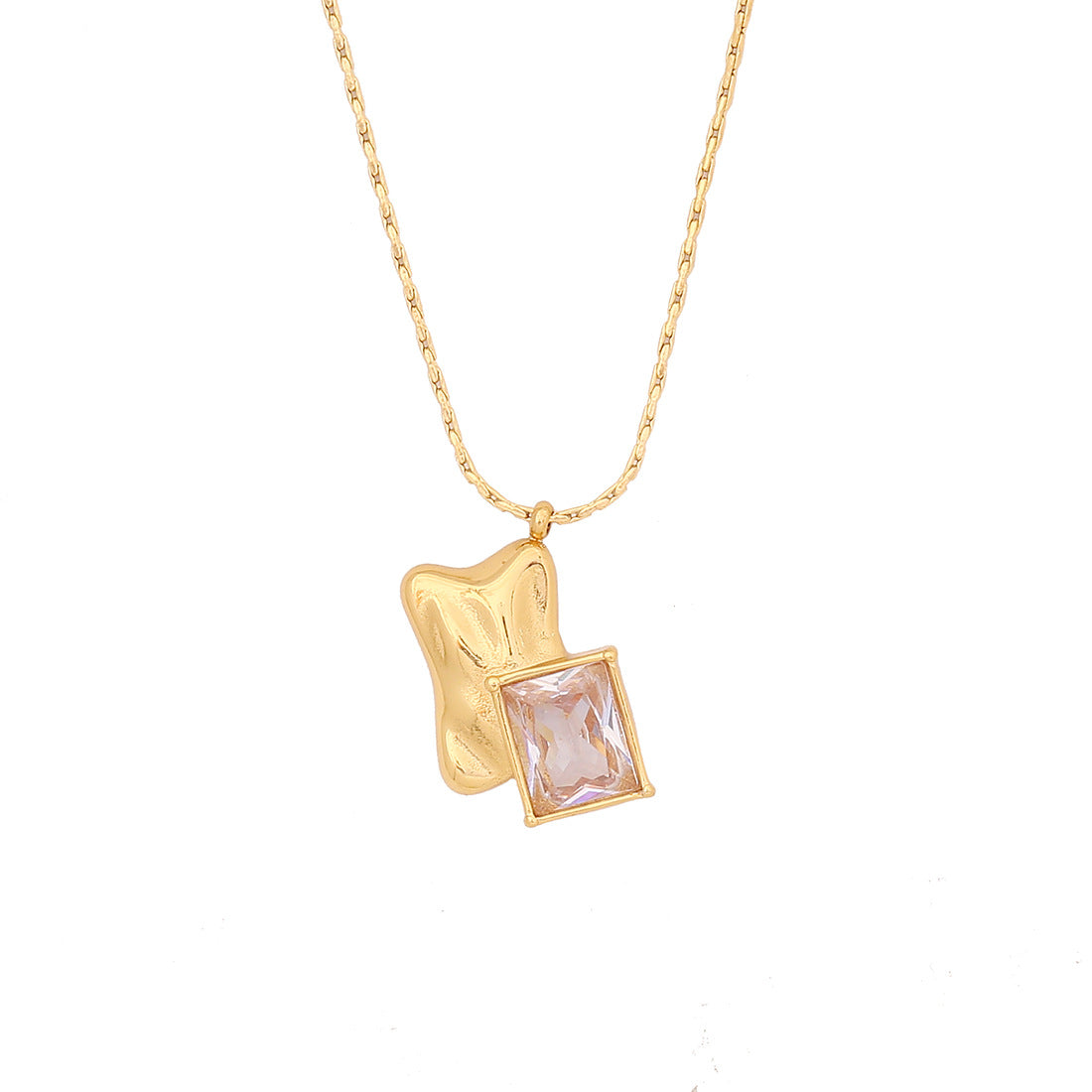 Collana con ciondolo a farfalla irregolare geometrica alla moda in acciaio inossidabile con finitura galvanica da donna