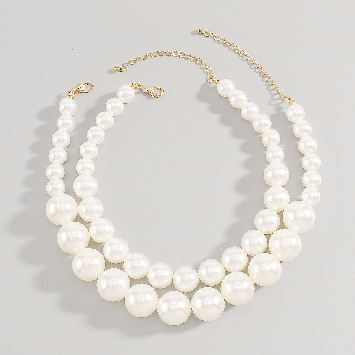 Collar de gargantilla de perlas geométrica minimalista para mujer con base de hierro y diseño artesanal de doble capa