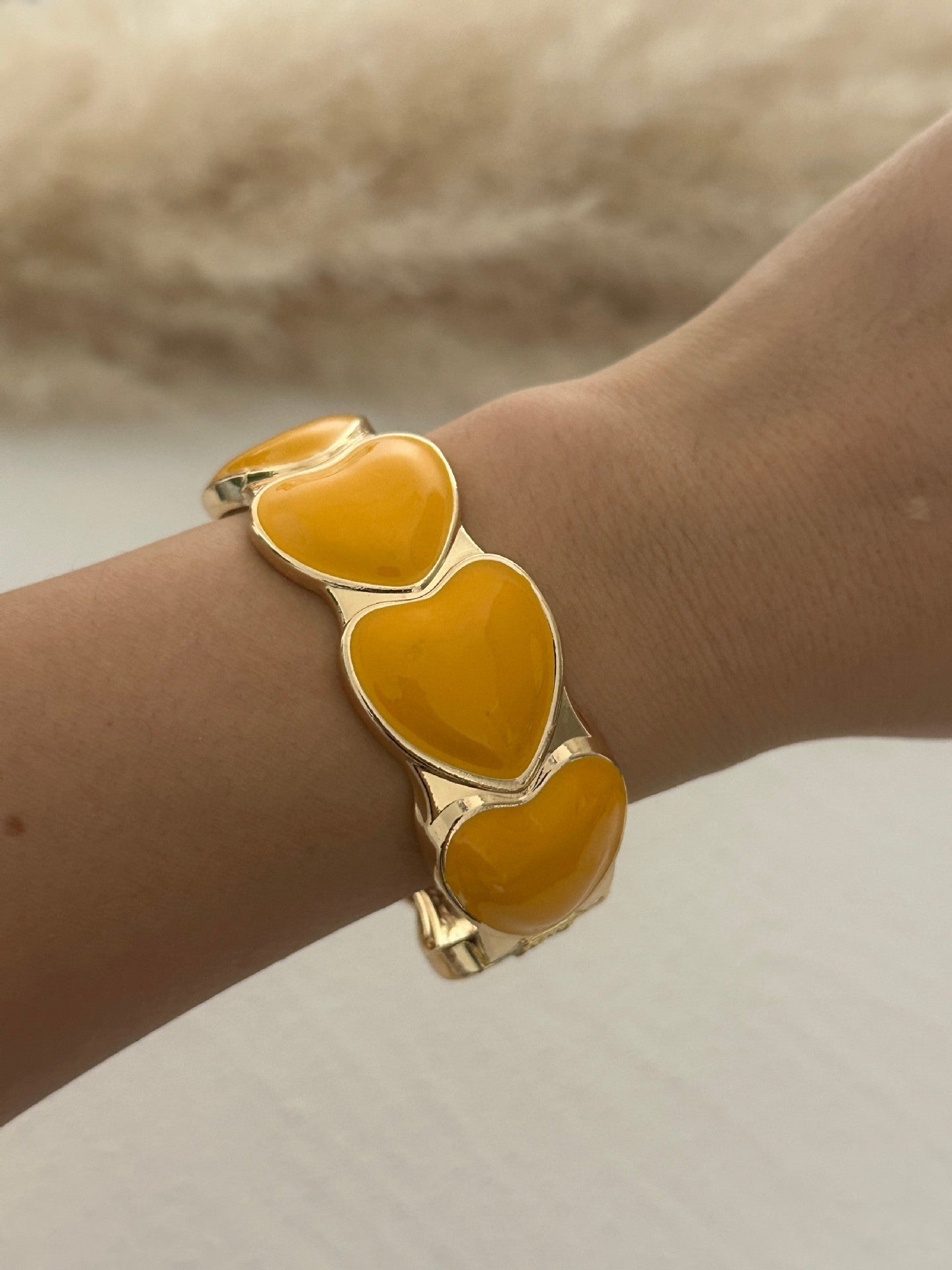 Vintage High Saturation Yellow Drip Oil Plated Alloy Heart Bracelet