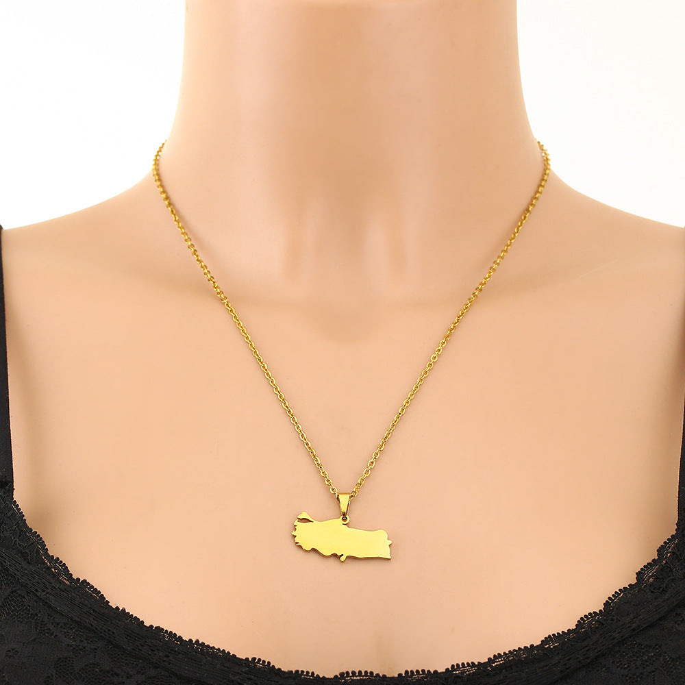 Elegante collana a pendente geometrico in acciaio inossidabile da donna con finitura placcata e catena a maglie forzate