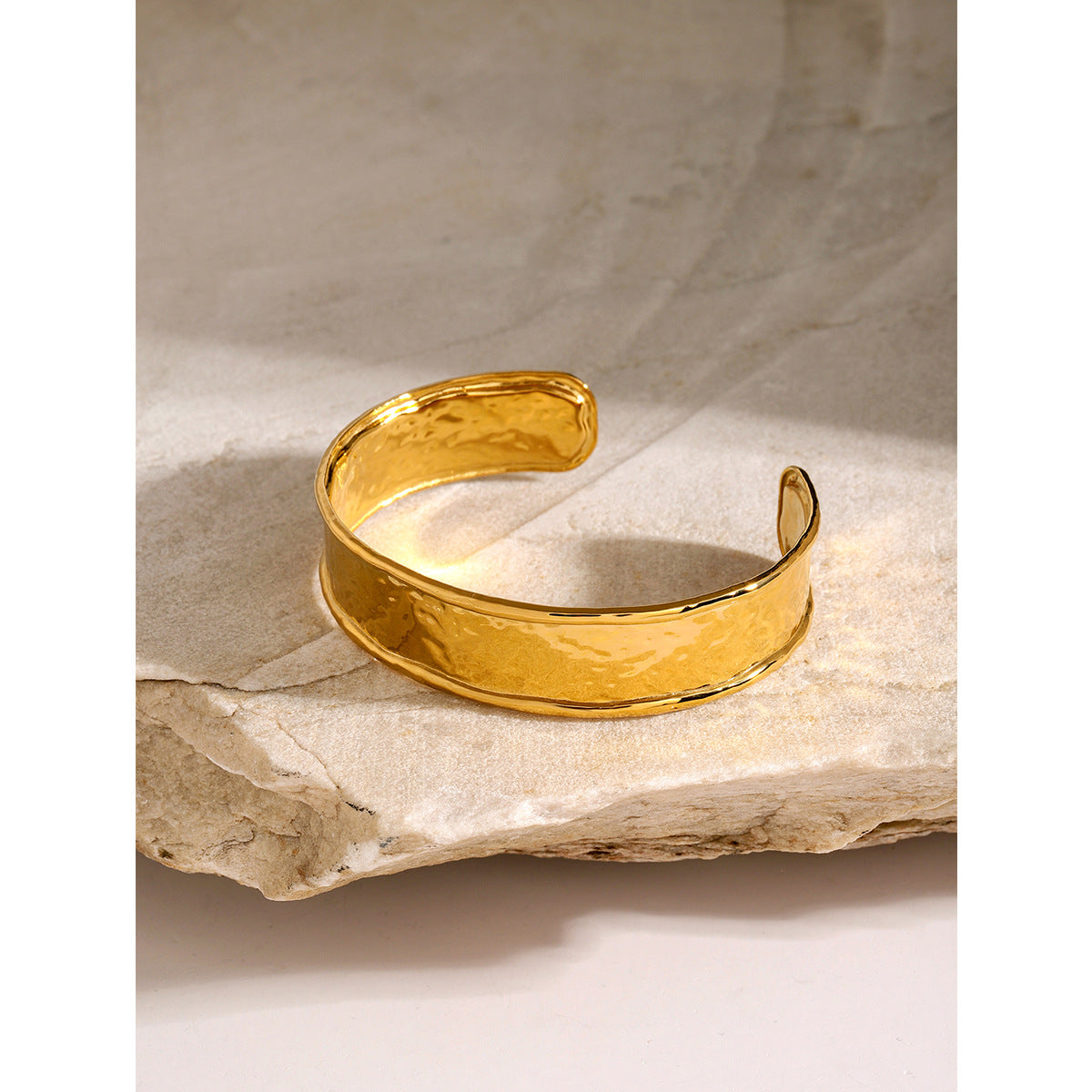 Bracciale a fascia aperta larga geometrica in acciaio inossidabile placcato oro 18 carati stile Ins