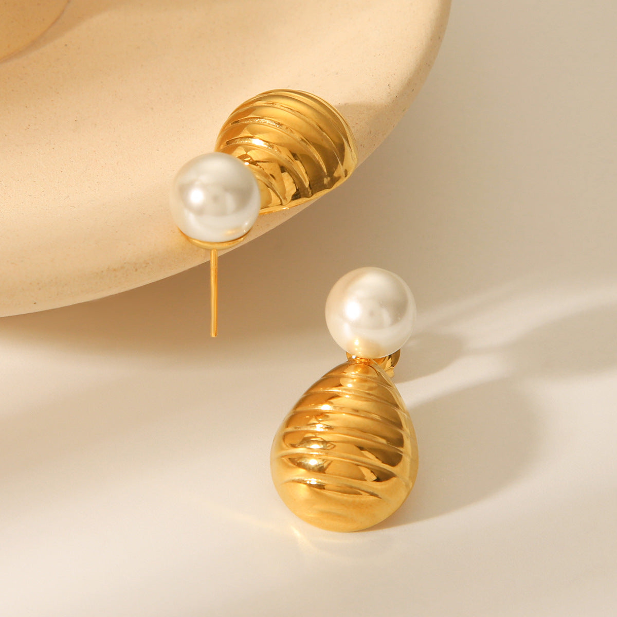 Pendientes de Perlas Geométricos de Gota de Agua de Acero Inoxidable con Baño de Oro de 18K Estilo Ins para Mujer