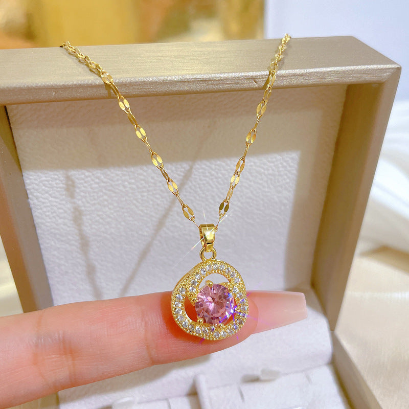 Collana con pendente a tre anelli floreale minimalista da donna in acciaio al titanio con finitura placcata e motivo lunare