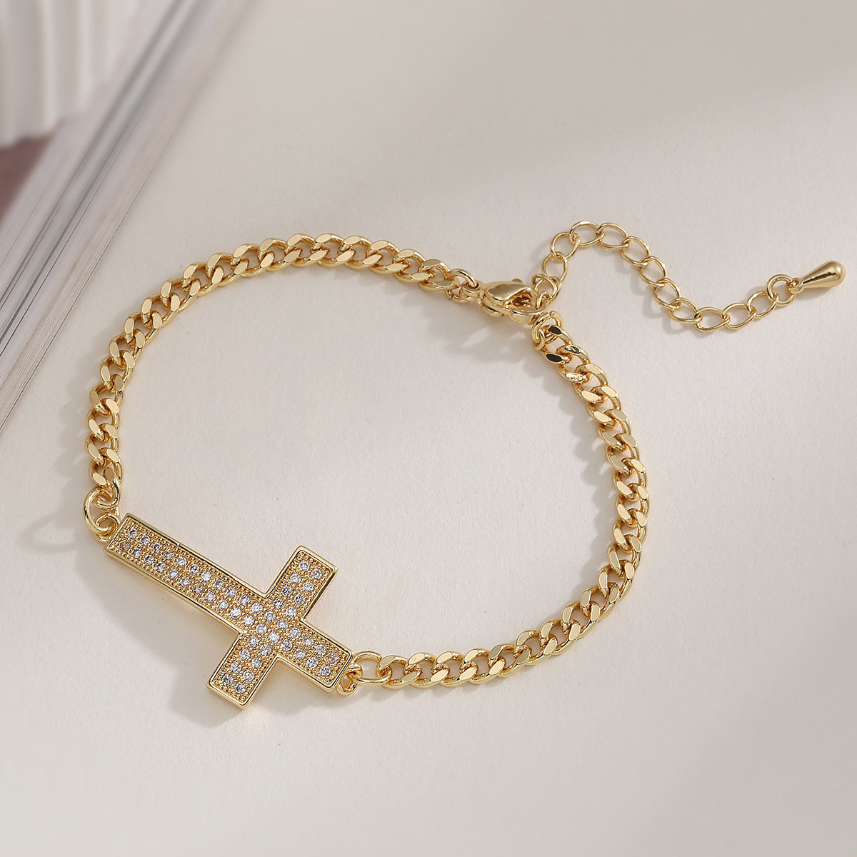 Hip-hop Fashion 18K Gold Plated Brass Cross Butterfly Cubic Zirconia Inlay Bracelet for Women