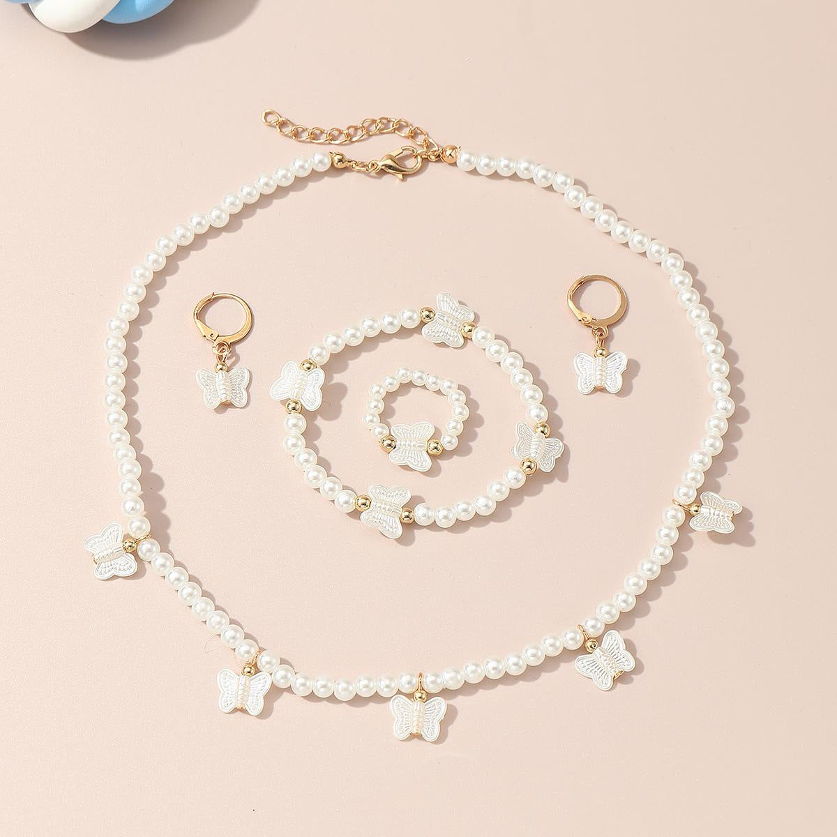 Set collana per bambini minimalista con cuore e farfalla in perle, design con perline e catena a sfere rotonde