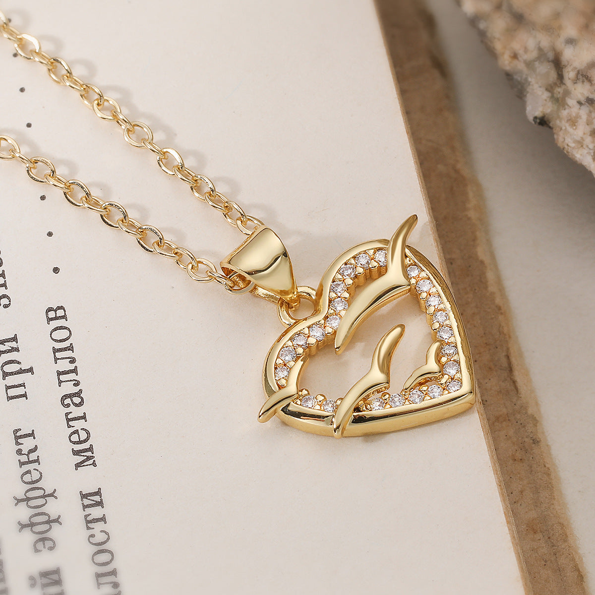 Minimalist Vintage 18K Gold Plated Brass Heart Cubic Zirconia Pendant Necklace